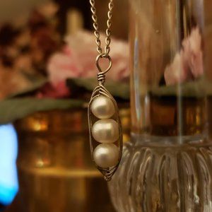 Free Shipping Handcrafted Sterling "Peas in a Pod"